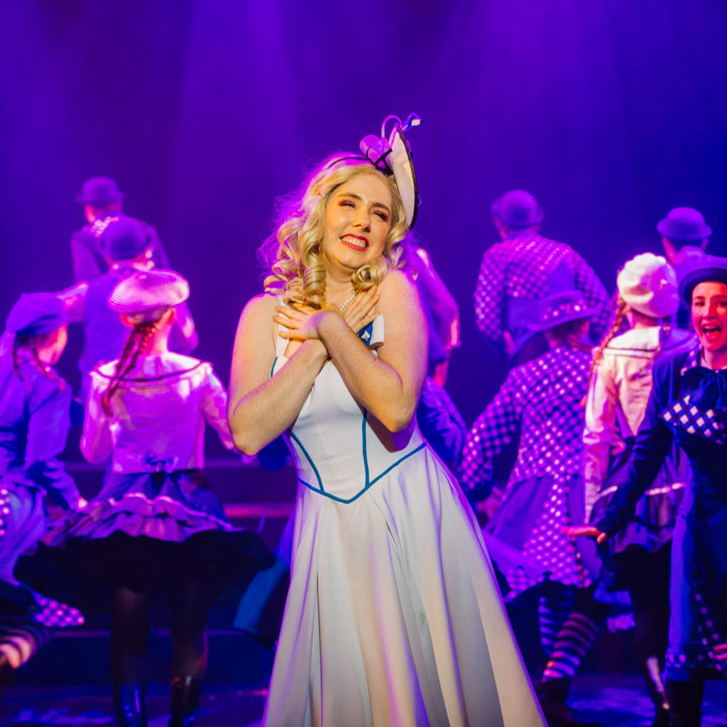 Glinda at Shiz