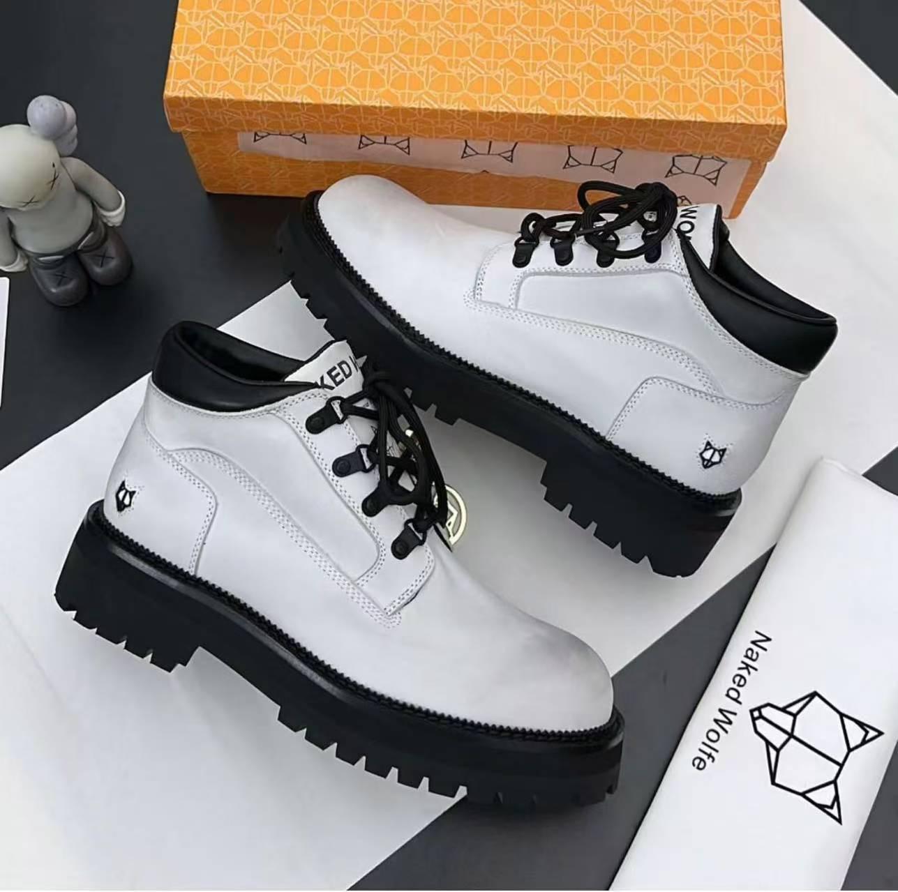 Shoes & Sneakers