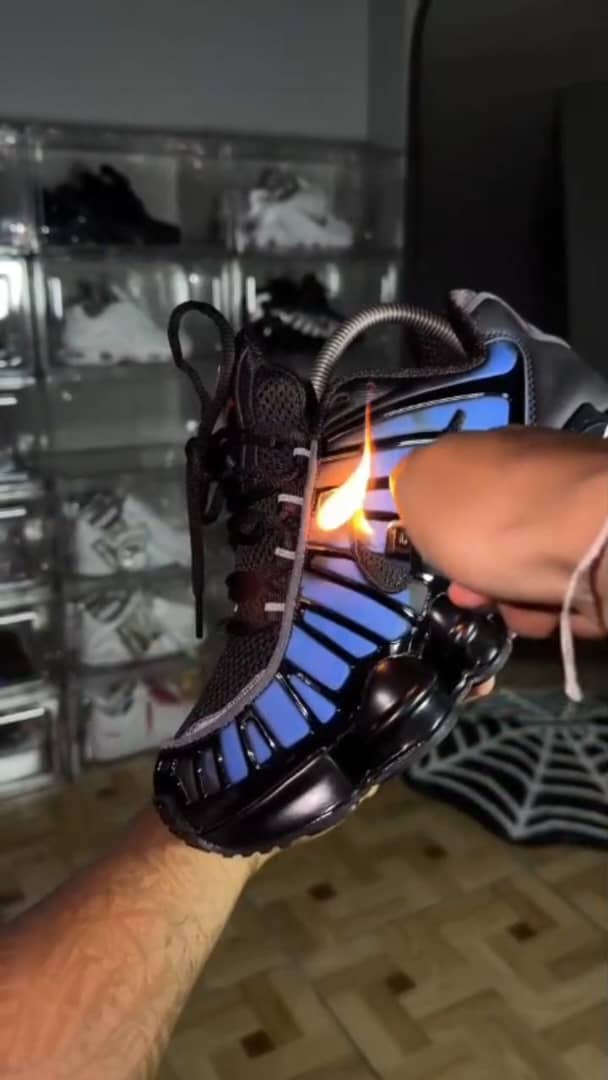 Heat-Reactive Thermochromic Running Shoes