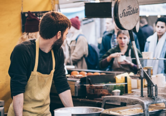 Job image for דרושים/ות מלצרים/ברמנים/מנהלי משמרת