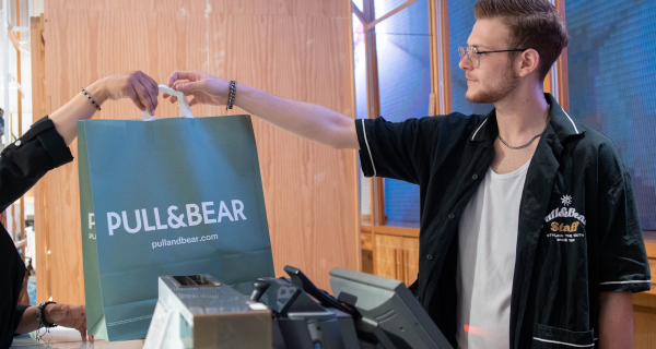 מוכרים/ות לסניף PULL&BEAR בקניון TLV