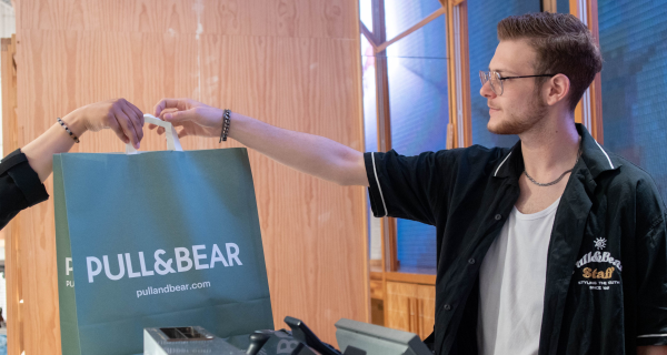 מוכרים/ות למותג PULL&BEAR בראשון לציון!