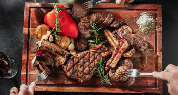 ממוצע 55-75+ ש"ח! מלצרים/יות!!