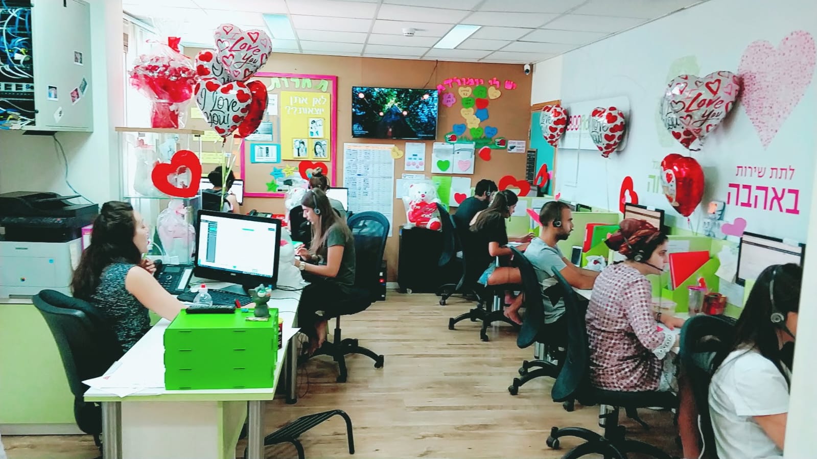 מחפשים מועדפת? אוהבים פרחים? נציגי מכירות!