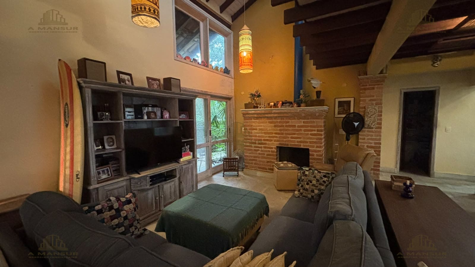 Casa Rústica com Lareira, Lazer e Integração com a Natureza - foto 4
