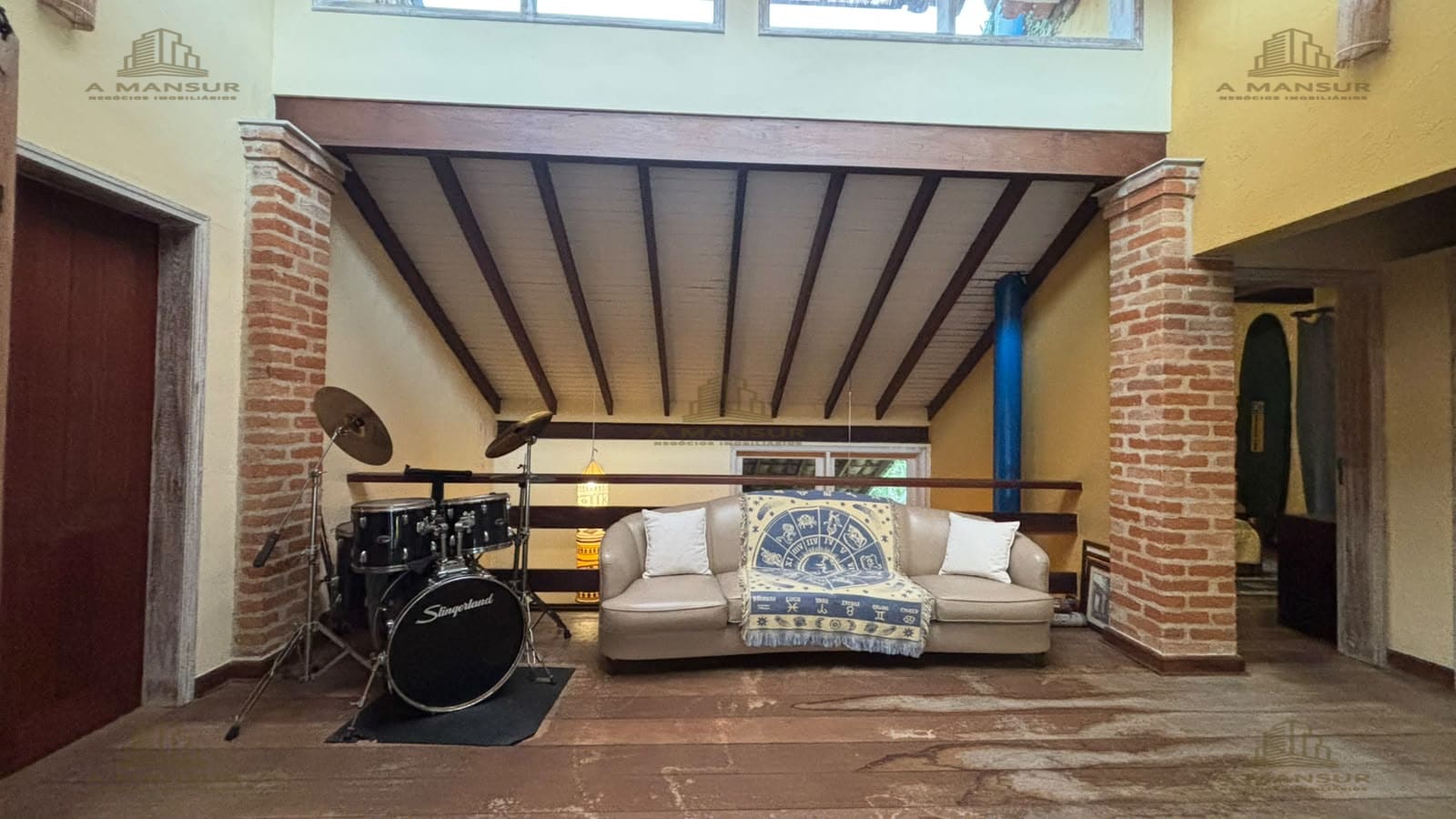 Casa Rústica com Lareira, Lazer e Integração com a Natureza - foto 13