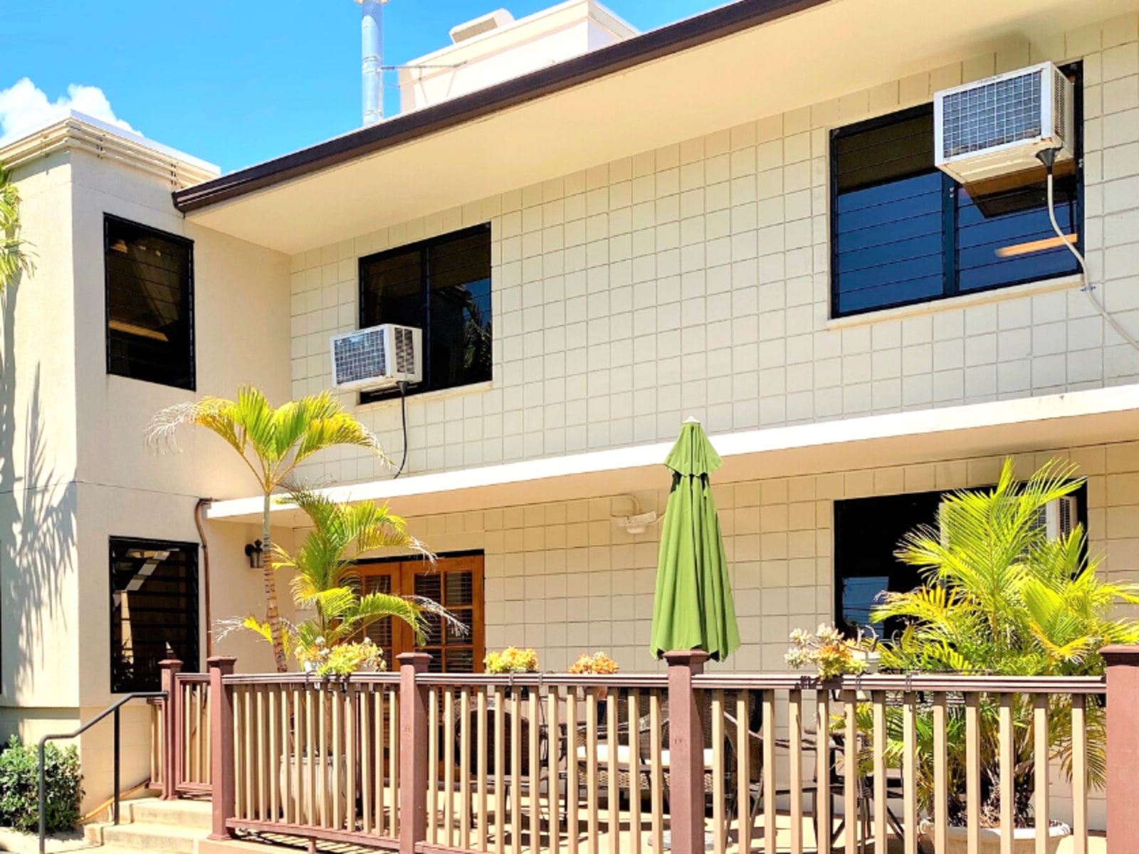 Manoa Cottage Kaimuki workplace