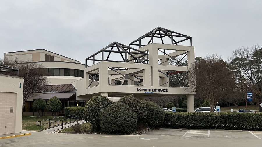 Henrico Doctors' Hospital workplace