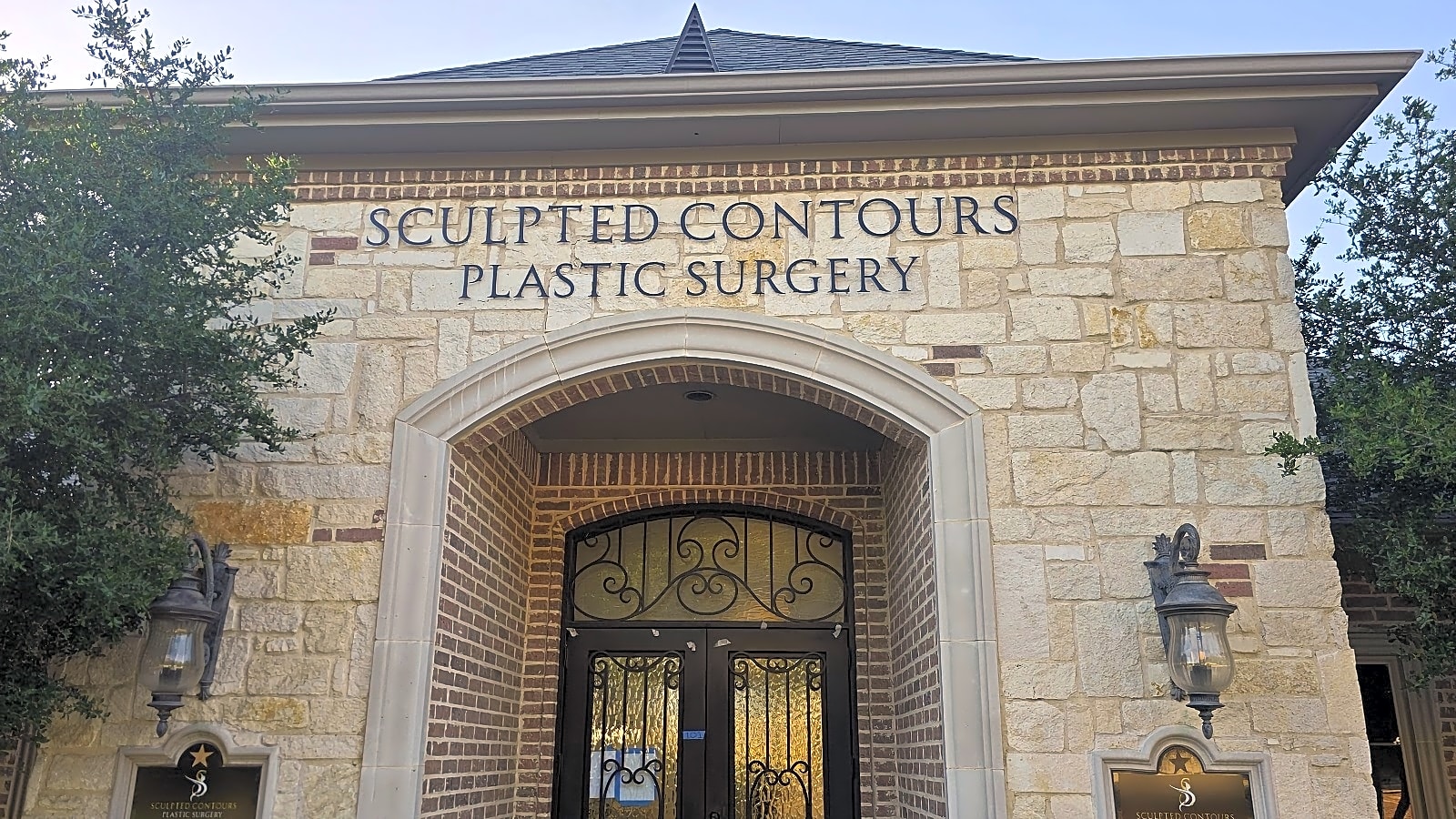 Sculpted Contours Plastic Surgery- Frisco, Texas workplace