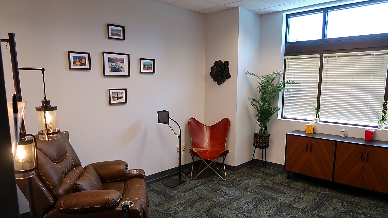 Lonerock Clinic photo