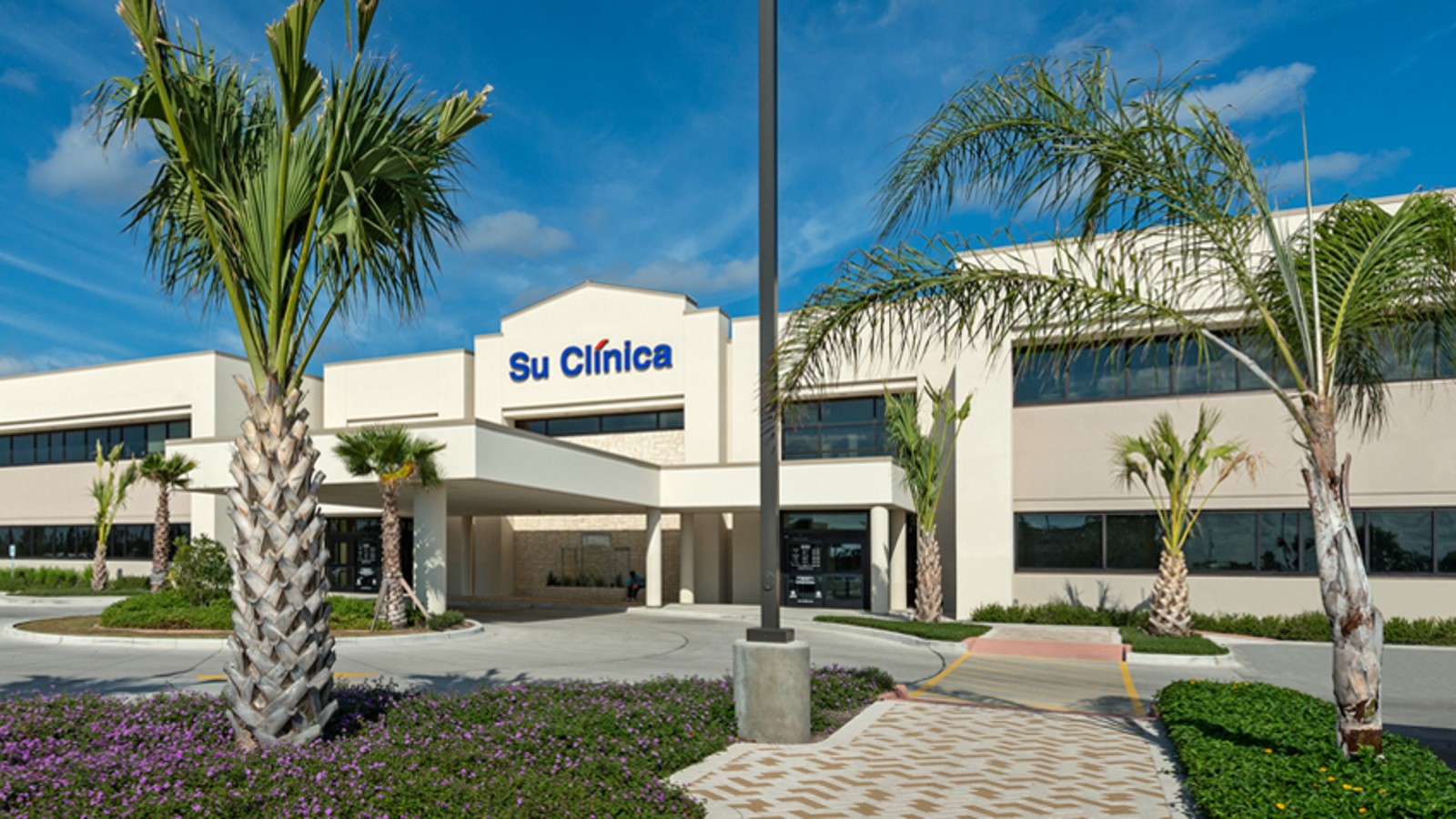 SU Clinica Familiar workplace