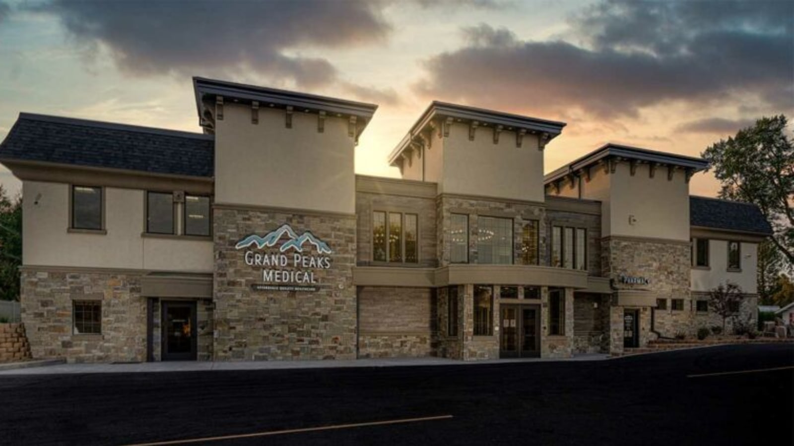 Grand Peaks photo