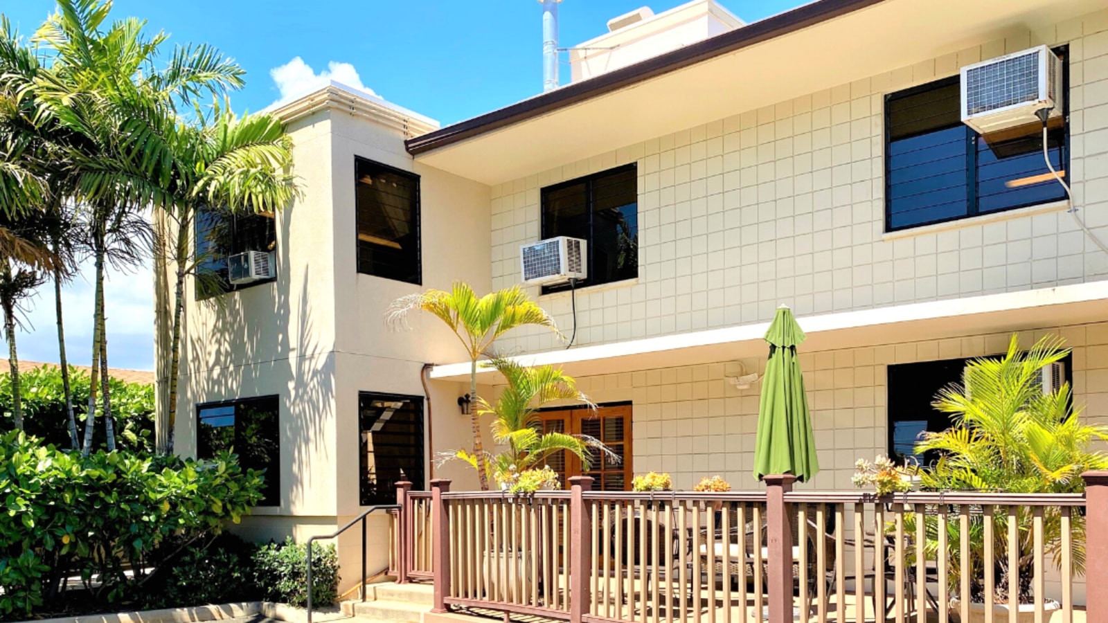 Manoa Cottage Kaimuki workplace