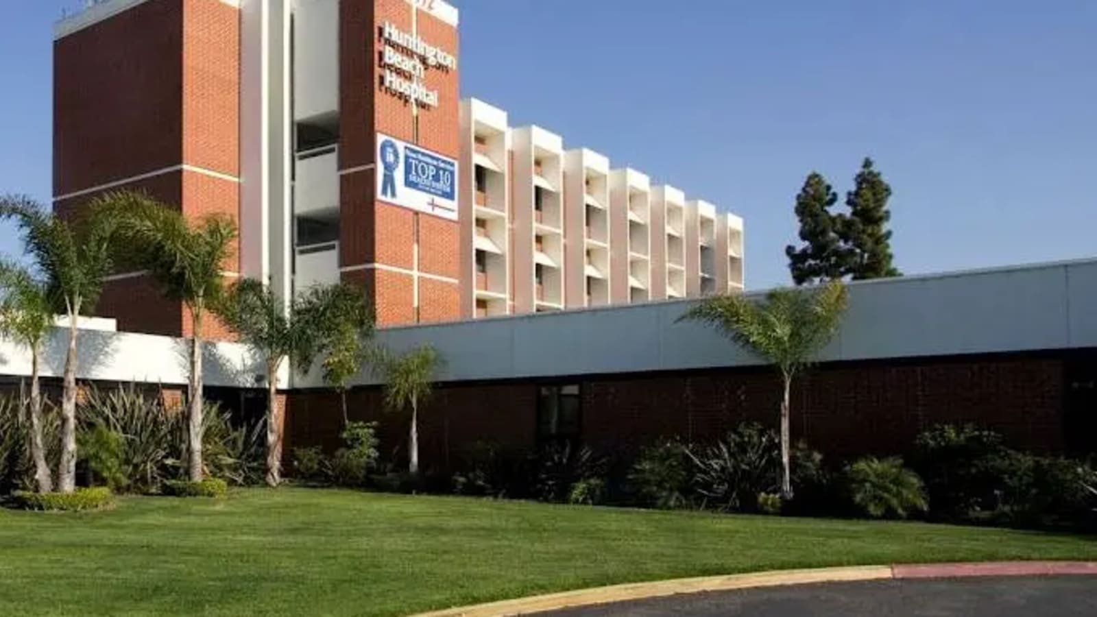 A photo of Huntington Beach Hospital