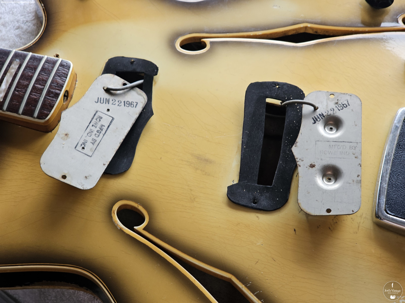 Joel's Vintage Guitars | Fender Coronado II 1968 Antigua Finish