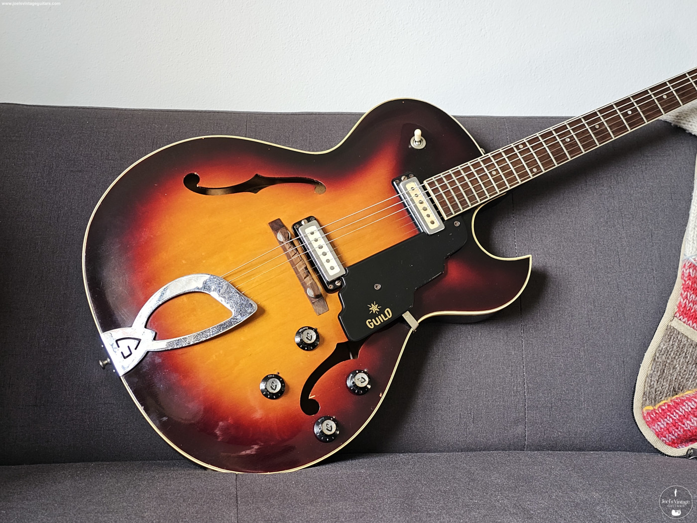 Joel's Vintage Guitars | Guild T-100D 1966 Sunburst Hollowbody