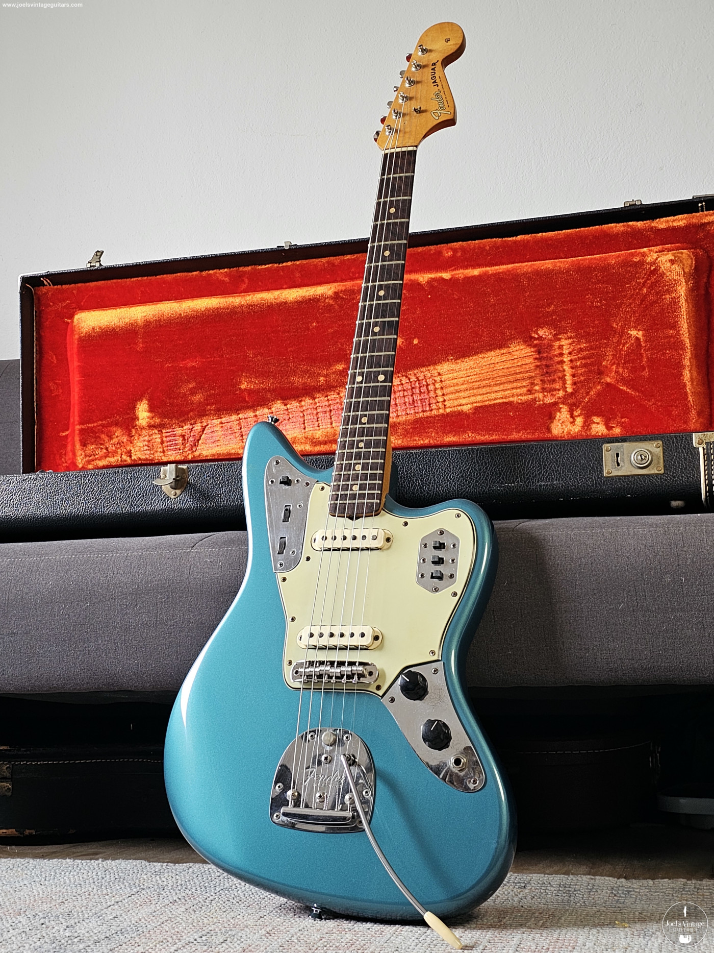 Joel's Vintage Guitars | Fender Jaguar 1964 Lake Placid Blue Refinish