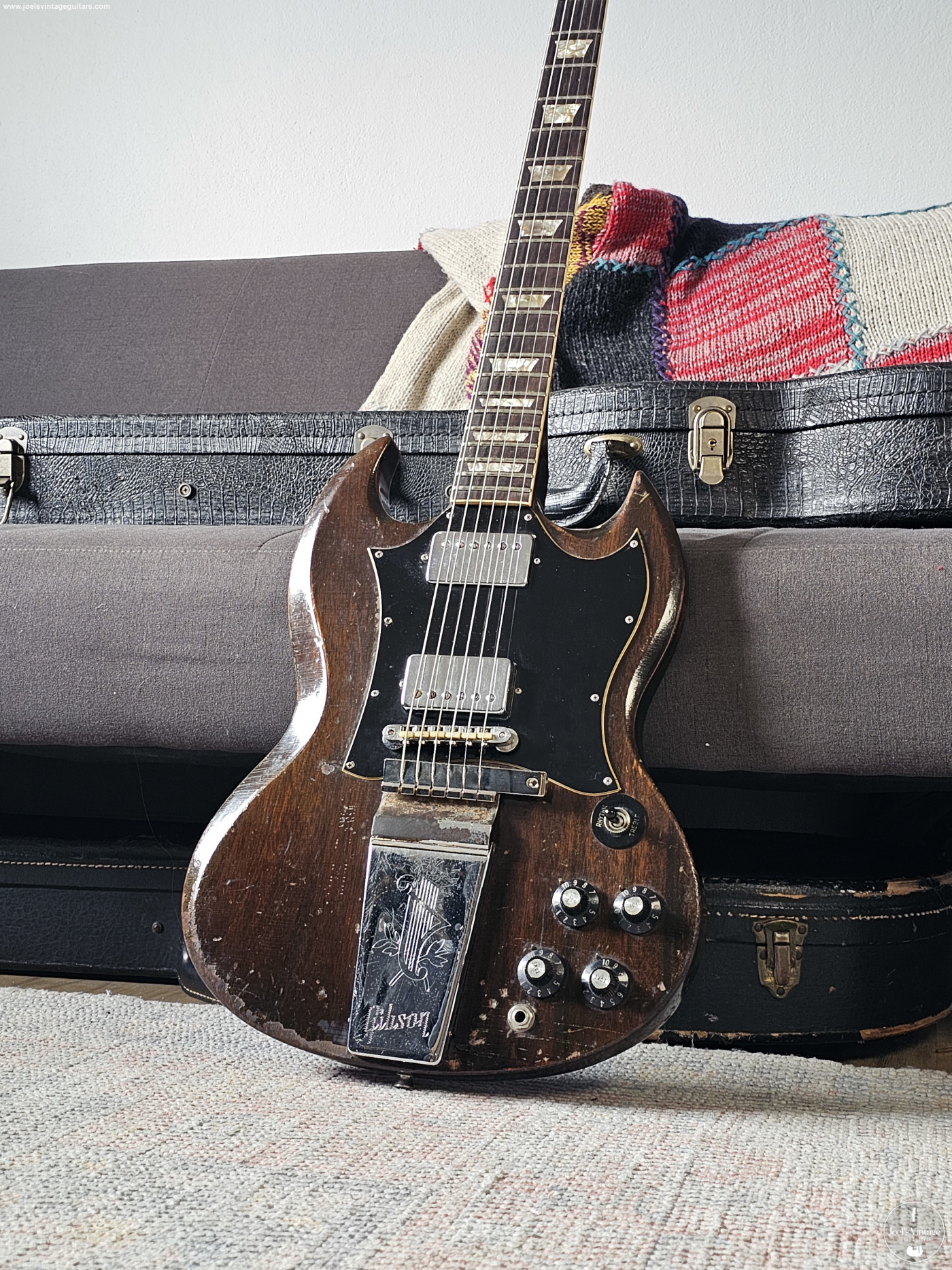Joel's Vintage Guitars | Gibson SG Standard 1971 Walnut
