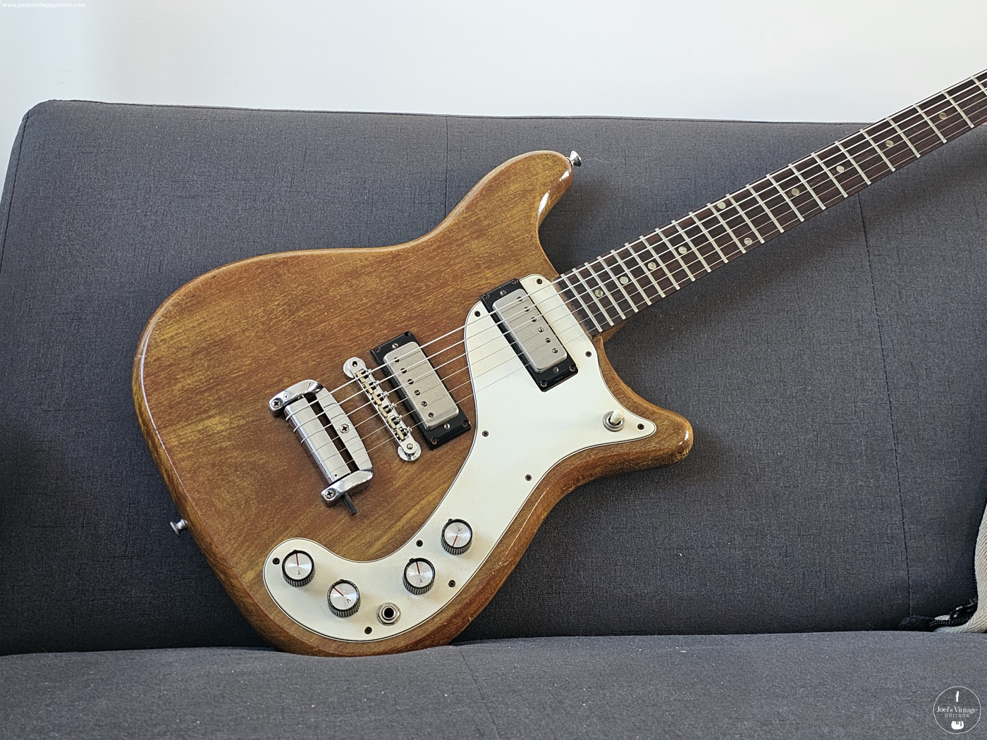 Joel's Vintage Guitars | Epiphone Wilshire 1965 Red Fox
