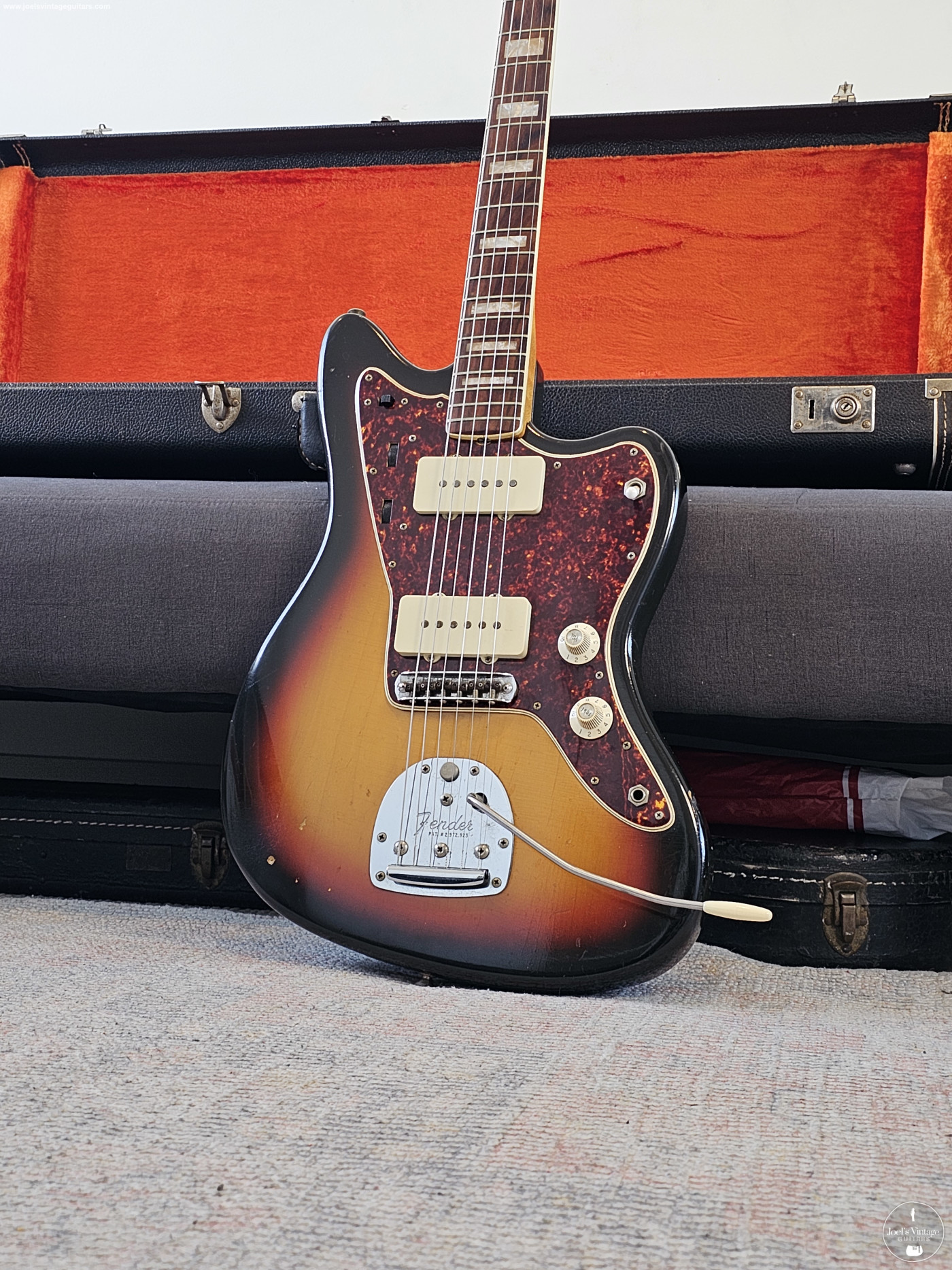 Joel's Vintage Guitars | Fender Jazzmaster 1966 Sunburst w Binding