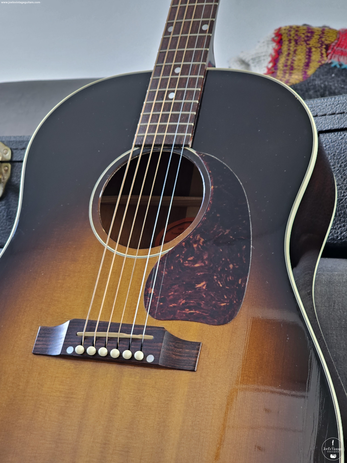 Joel's Vintage Guitars | Gibson J45 2001 Sunburst