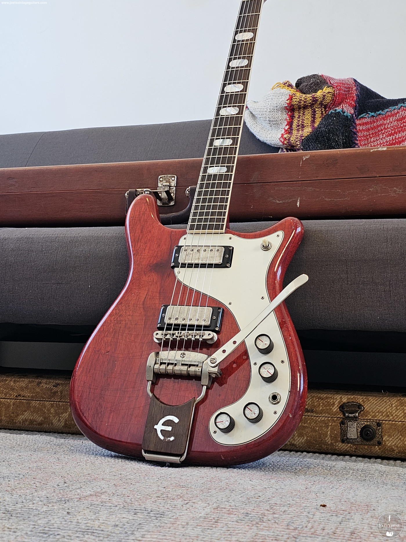 しょ　Epiphone Crestwood Custom cm58z6li100000voy762bgcre.jpg