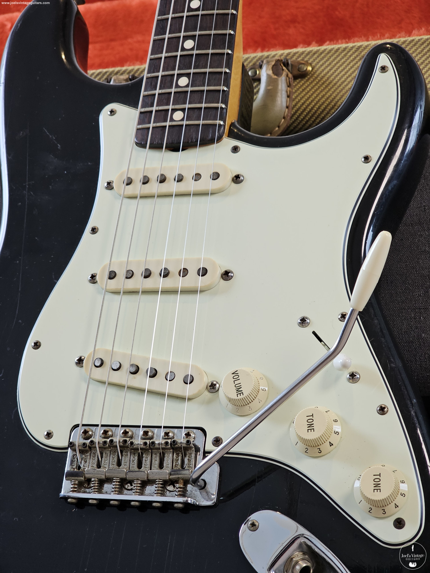 Joel's Vintage Guitars | Fender Stratocaster '62 AVRI 1987 Black