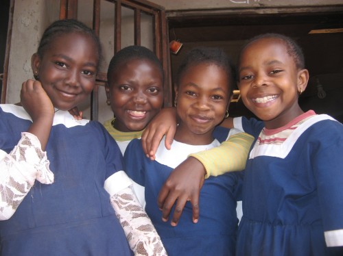 Pour une école , centre d'animation d'un quartier populaire à Bafoussam (Cameroun)