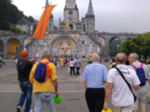 « Les Vagabonds de l’Espérance » à Lourdes. Un pèlerinage avec des personnes en fragilités.