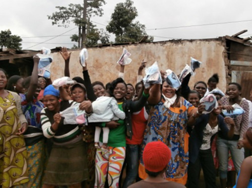 Confection de serviettes hygiéniques lavables - Cameroun