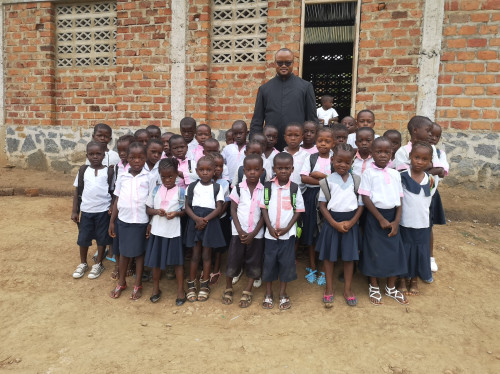 Construction d'une clôture pour les élèves du Complexe scolaire Saint Bruno