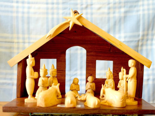 Let’s support the purchase of an original Khmer Nativity scene for the people of Phnom Penh!