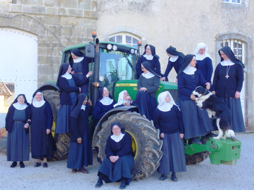 A l'Abbaye de Boulaur, une grange cistercienne pour le XXIème siècle.