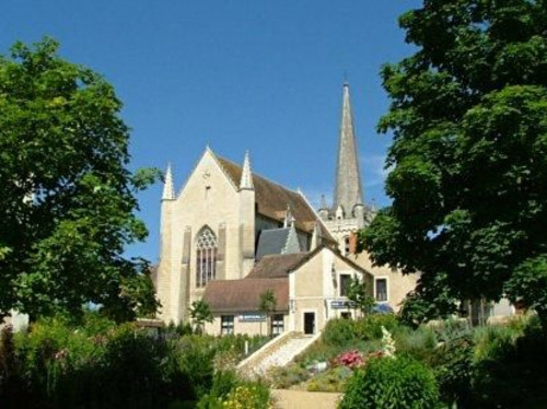 Diocèse de Poitiers : une maison paroissiale pour loger le curé et rassembler les paroissiens 