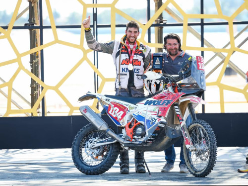 On embarque un blessé de guerre au Rallye du Maroc et au Dakar