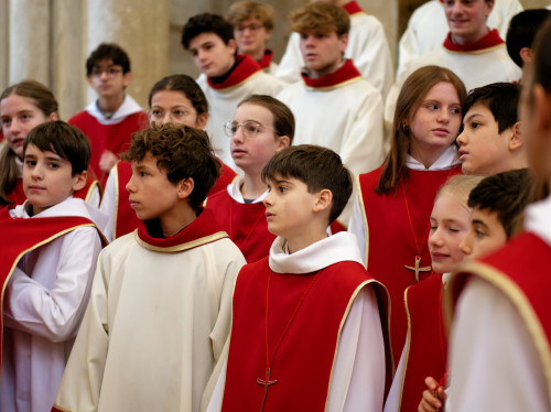 Des aubes pour les Petits Chanteurs de Lyon : au service des offices