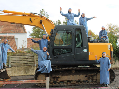 Petites soeurs de l'Agneau à Béthune : une grande chapelle !