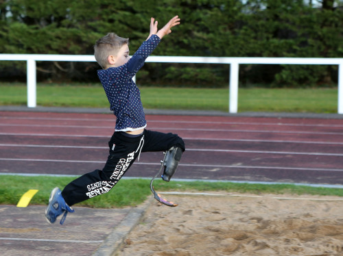 Vivensa : le 4L Trophy pour financer des prothèses sportives aux enfants
