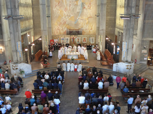 Notre-Dame-de-Victoire de Lorient : deux toiles pour habiller notre église