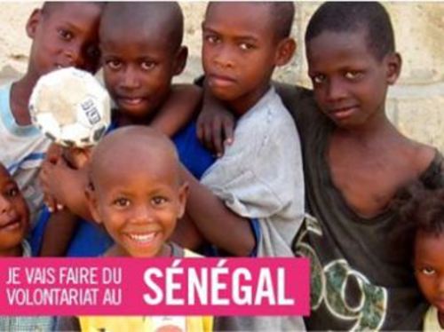 Des élèves de première ST2S (bac sanitaire et social) d'un lycée dijonnais s'engagent auprès des enfants des rues au Sénégal