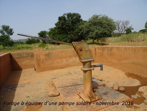 instalation pompe manuelle - Burkina Forage et équipements