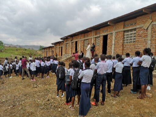 Construction d'une clôture pour les élèves du Complexe scolaire Saint Bruno