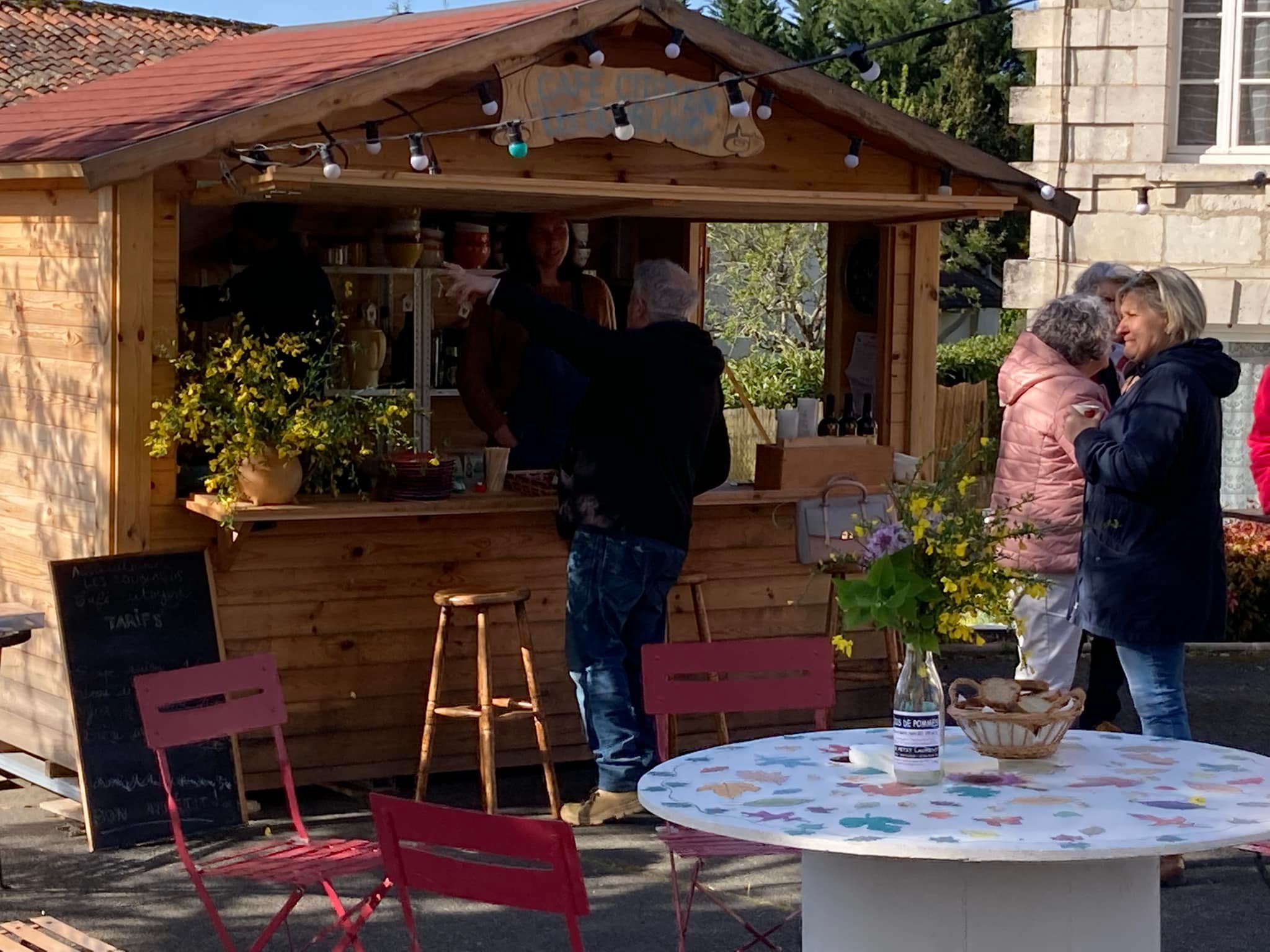 Les Doublauds - Un chalet pour un café associatif