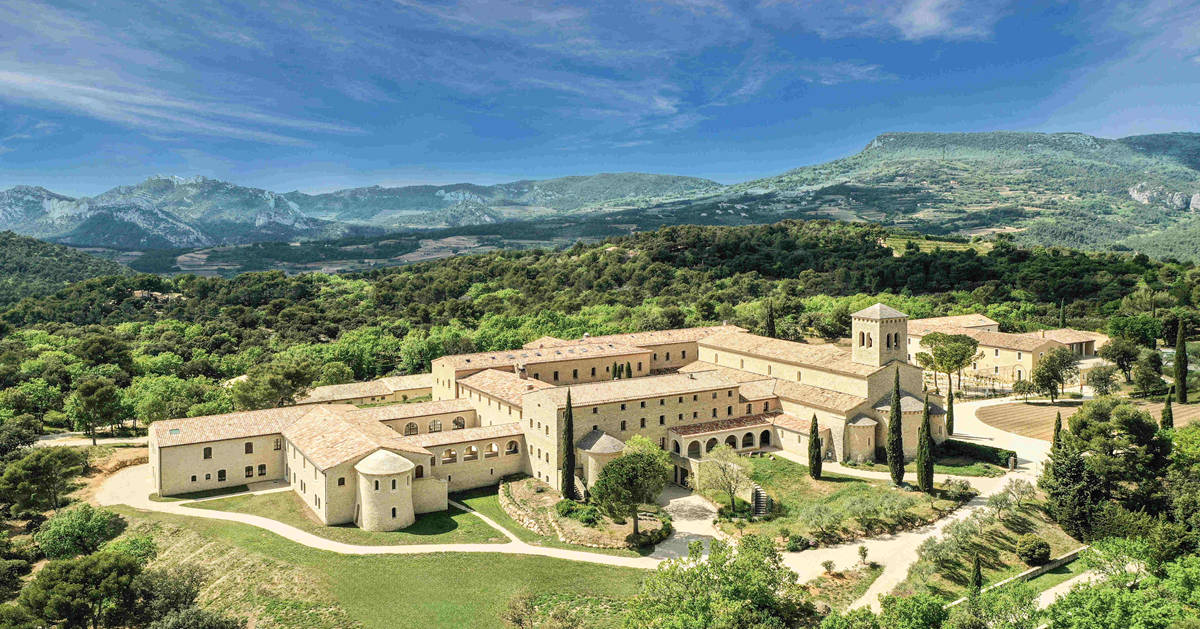 Abbaye du Barroux : un caveau de dégustation pour ces moines vignerons