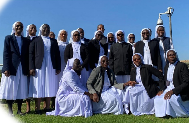 Congrégation des filles du Saint-Cœur de Marie : offrir une retraire annuelle aux Sœurs 