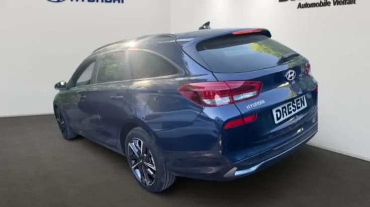 HYUNDAI i30 cw Advantage 1.5 Navi+LED+Klimaautomatik+Kame undefined Slider Bild Nr. 4