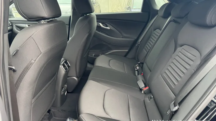 HYUNDAI i30  5-Türer Advantage 48V (MY25) Navi Einparkhil undefined Slider Bild Nr. 10