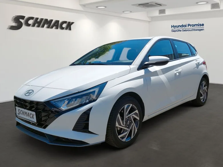 HYUNDAI i20  Trend*NAVI*PDC*KAMERA*SHZG*BOSE Vorschau Bild