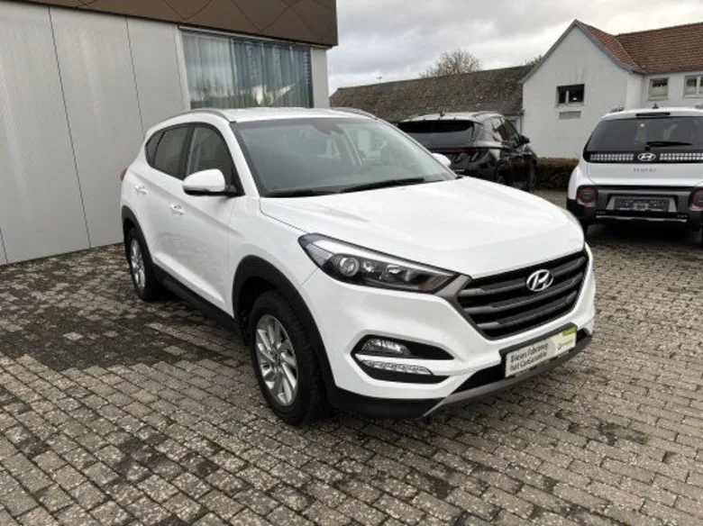 HYUNDAI Tucson 1.6 Turbo 2WD Trend +WINTERÄDER +SITZHEIZ Vorschau Bild