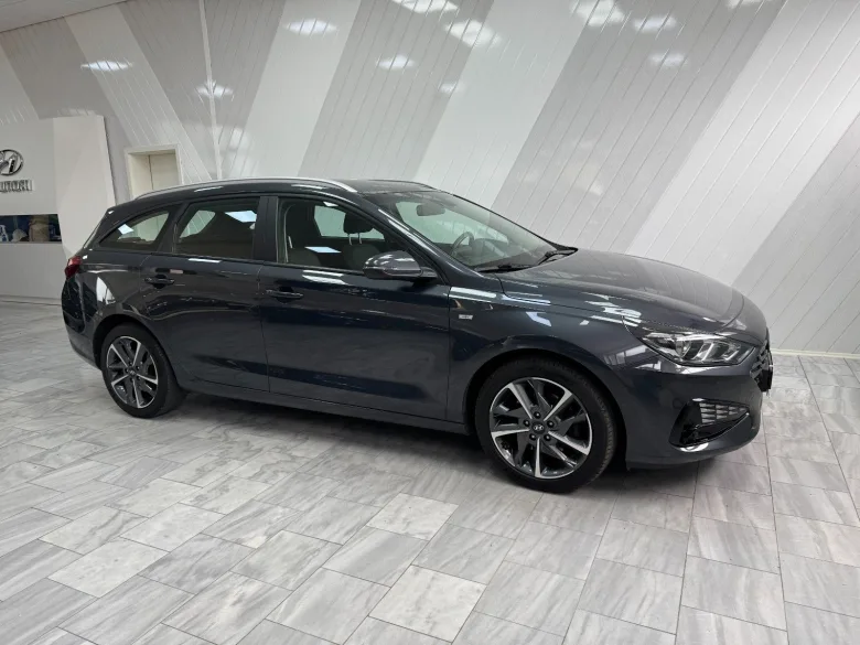 HYUNDAI i30 cw 1.5 T-GDi 48V Trend Kamera PDC Garantie Vorschau Bild